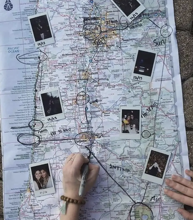 Hoe plan je zelf een roadtrip of reisroute met google-maps. Je gebruikt Google Maps vast wel eens om de weg te vinden, maar wist je dat je met de My Maps-app ook je eigen kaarten, routes en meer kunt maken?